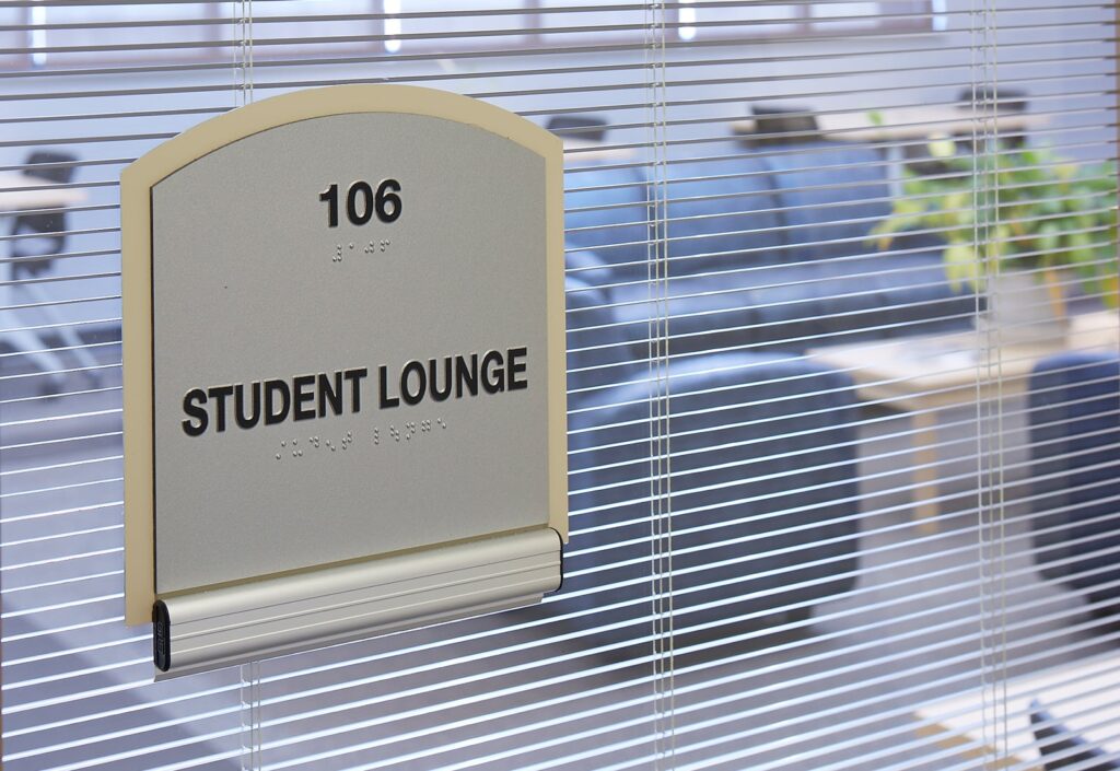 Novacryl PT Series - Student Lounge sign